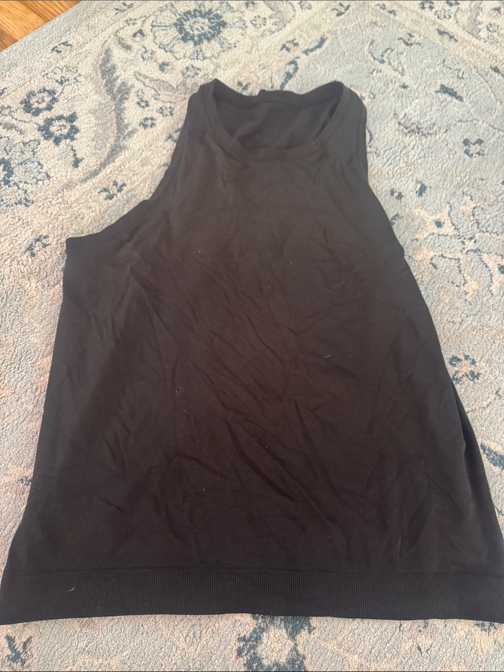 Black Lululemon tank